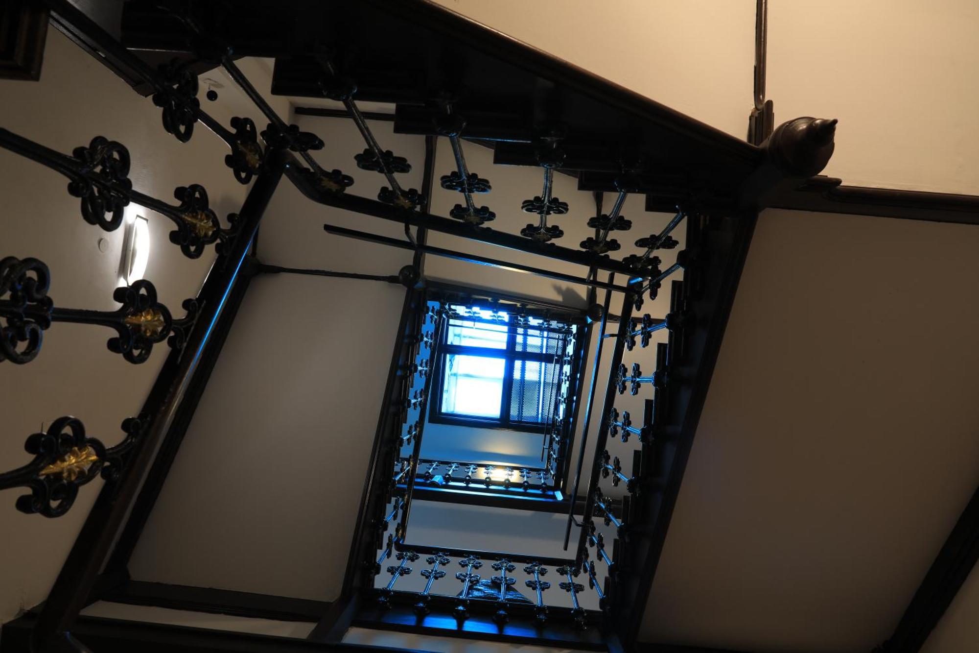 Apartment 01 *